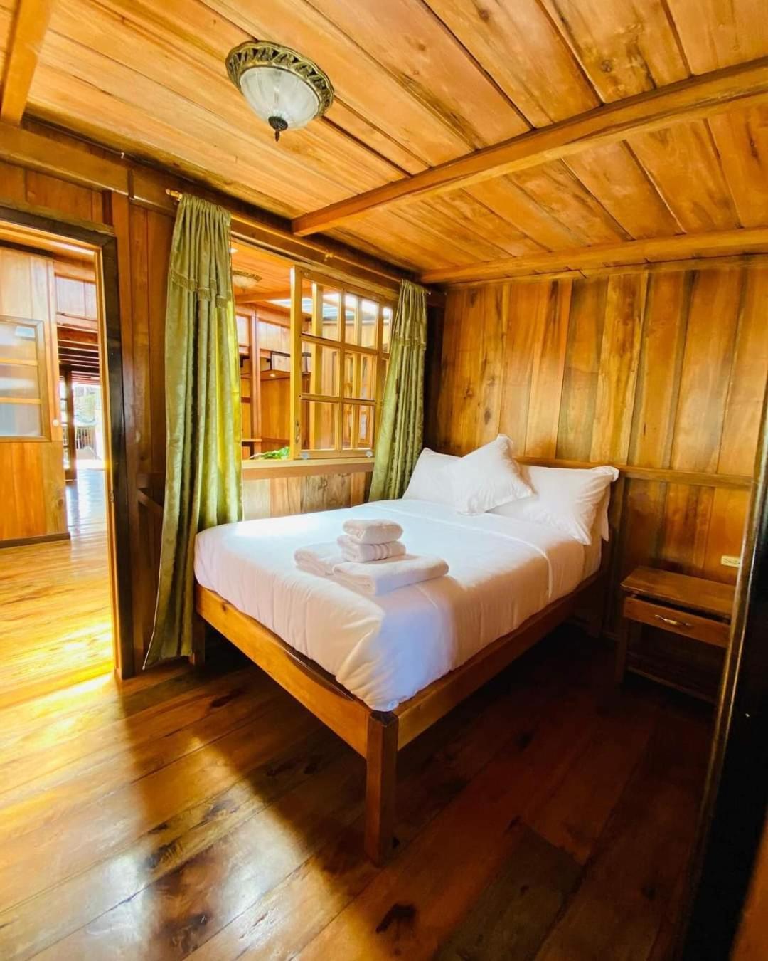 Guayabo Hostal มินโด ภายนอก รูปภาพ