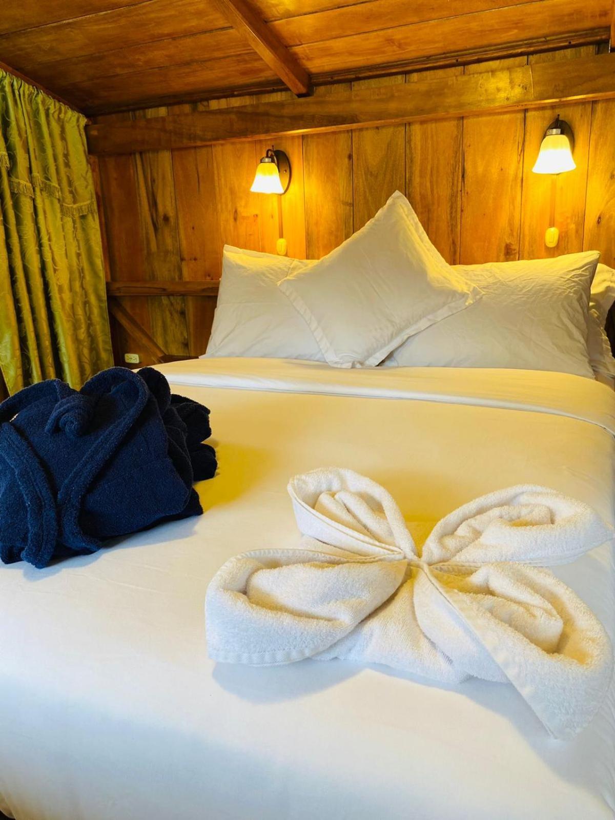 Guayabo Hostal มินโด ภายนอก รูปภาพ