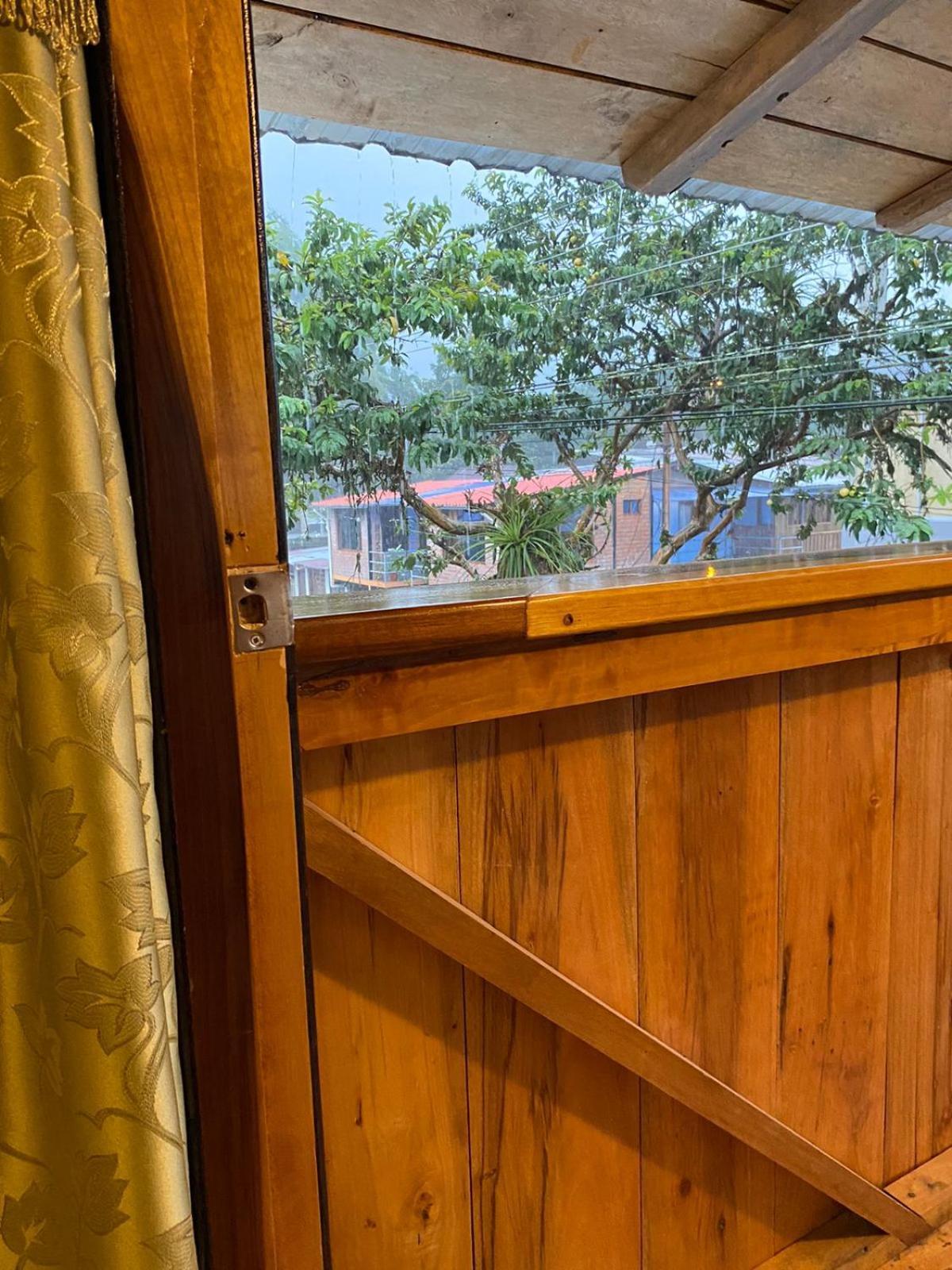 Guayabo Hostal มินโด ภายนอก รูปภาพ