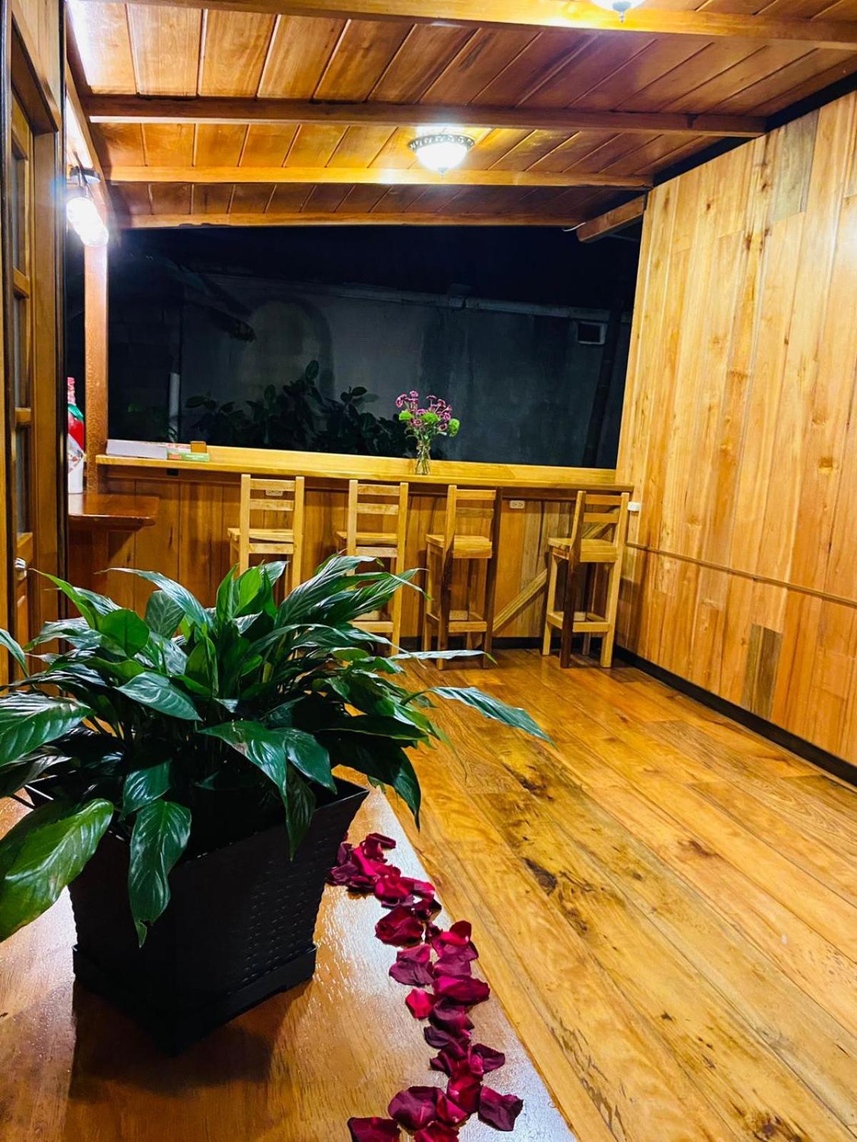 Guayabo Hostal มินโด ภายนอก รูปภาพ