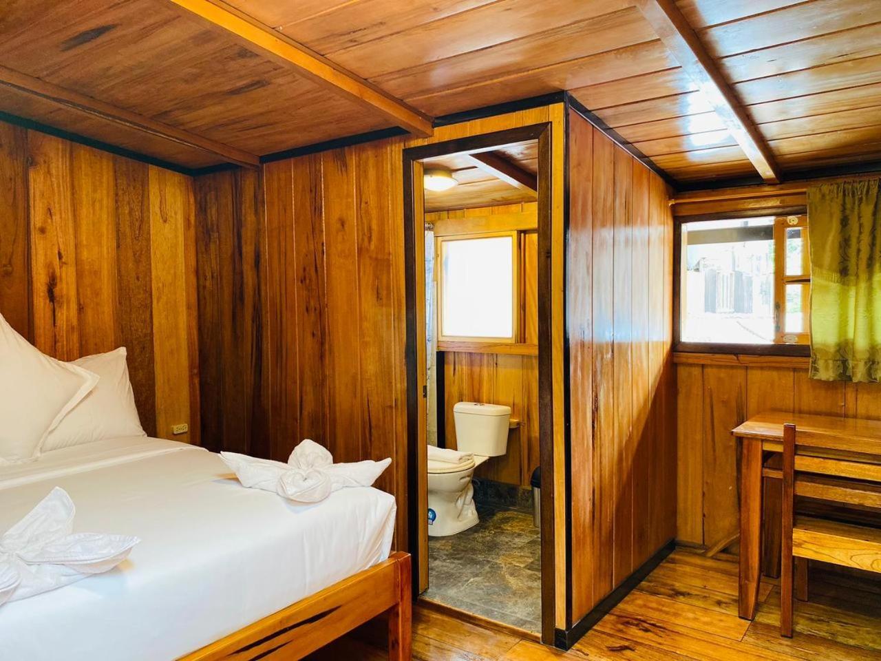 Guayabo Hostal มินโด ภายนอก รูปภาพ
